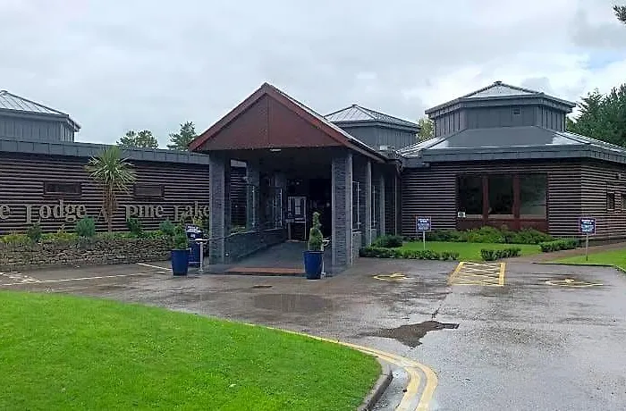 Keer Side Lodge, Luxury Lodge With Private Hot Tub At Pine Lake Resort